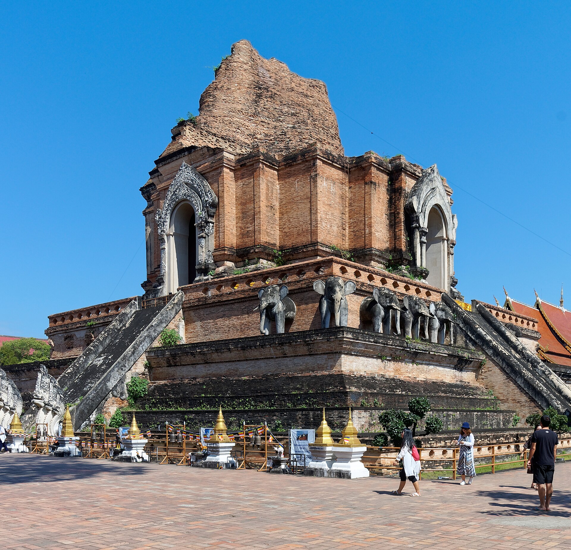 The great chedi of Wat Chedi Luang
